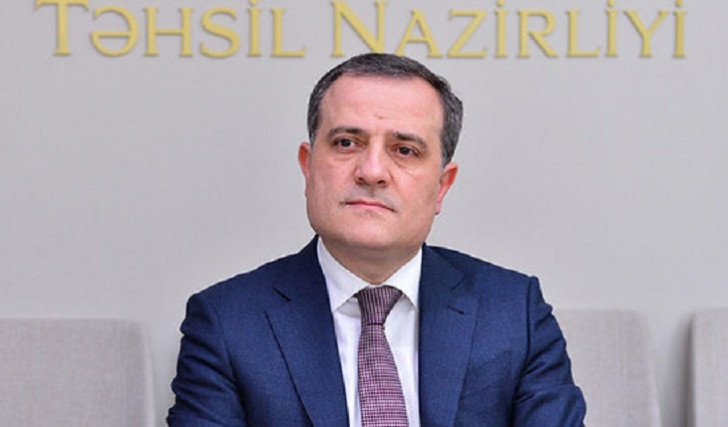 Nazir məktəb direktorlarından narazılıq etdi