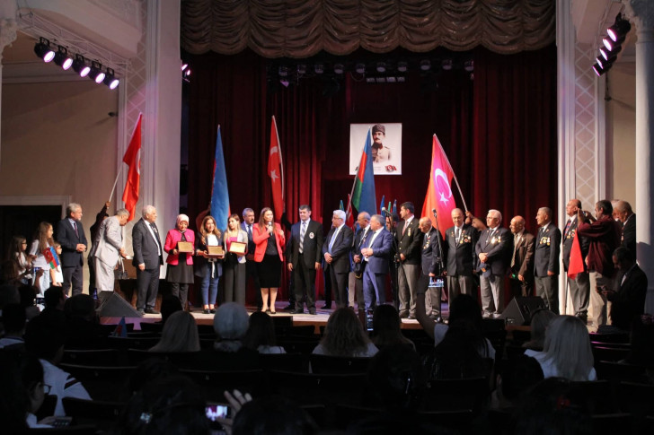 Rəşid Behbudov adına Mahnı Teatrında Bakının işğaldan azad edilməsinin 101-ci ildönümü ilə bağlı möhtəşəm tədbir keçirilib