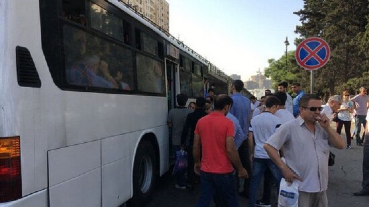 Günün pik saatlarında avtobuslarda gediş haqqı fərqli ola bilər