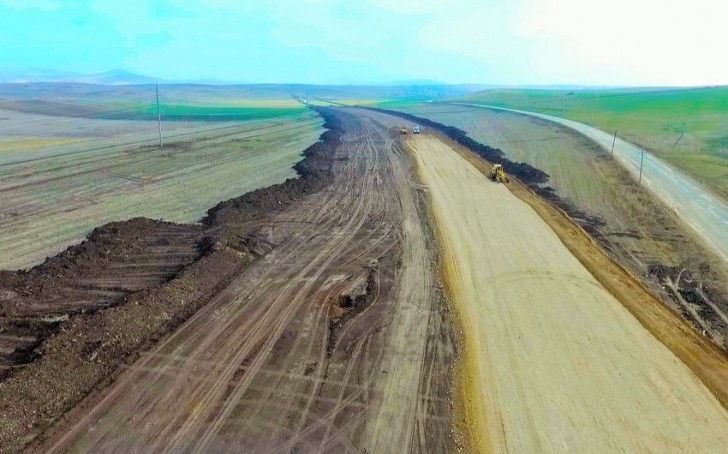 İşğaldan azad edilmiş ərazilərdə 80 km yeni yol çəkilib