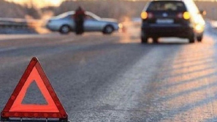 Bakıda sürətlə gələn "Porsche" ağır qəza törətdi -