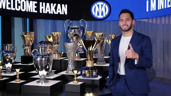 Hakan Çalhanoğlu rəsmən "İnter"də