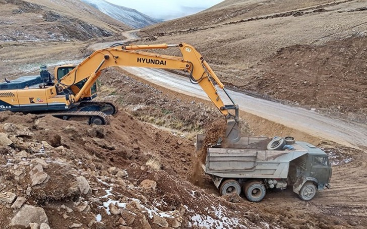 MN: "Kəlbəcər və Laçında 580 km-dən çox torpaq örtüklü yollar inşa edilib"