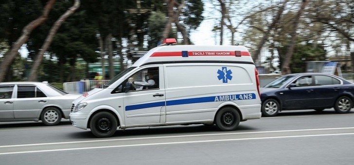 Bakıda təcili tibbi yardım avtomobili piyadanı vuraraq öldürüb