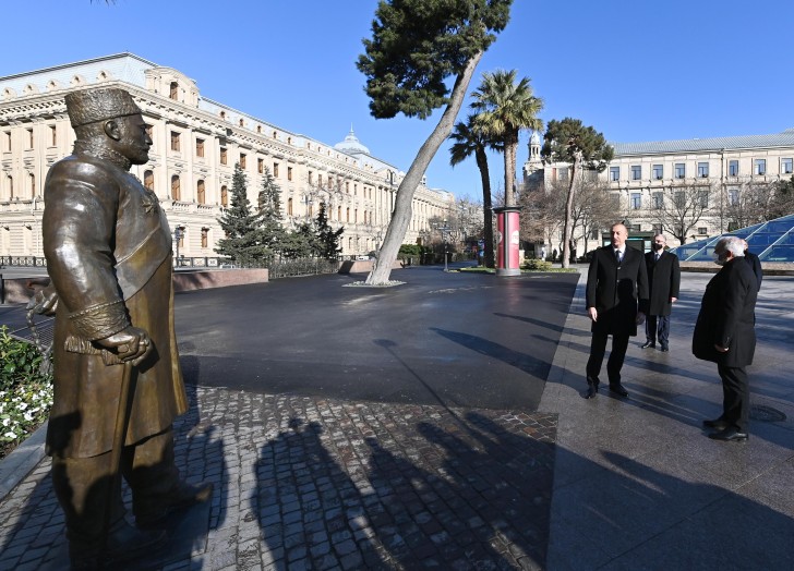 İlham Əliyev "İçərişəhər" metrosunda insanlara problem yaratmamaq üçün bu jesti etdi