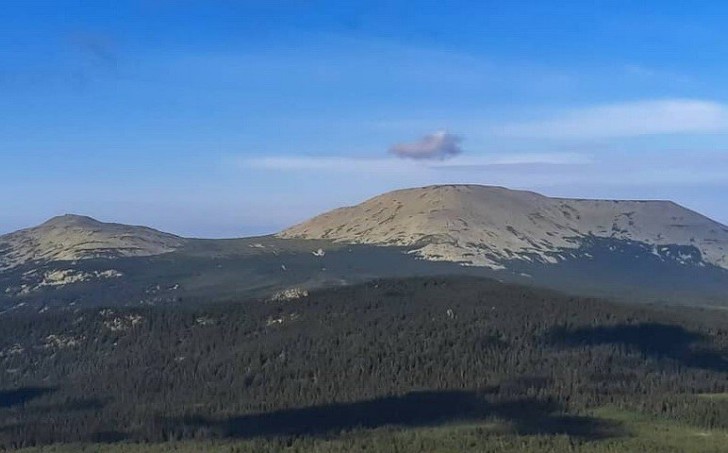 Dağ altında şəhər –