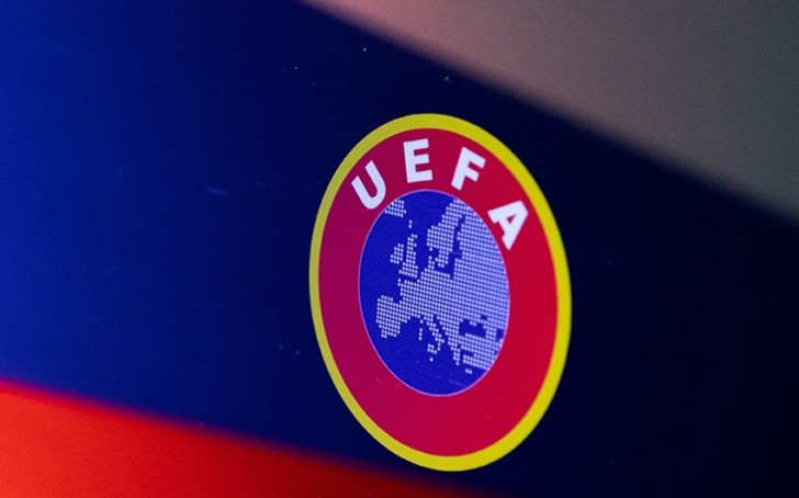 UEFA Putinlə bağlı şüarlara görə "Fənərbağça"ya intizam işi açıb