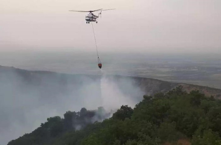 Qəbələdə yanğının söndürülməsinə helikopter cəlb olundu