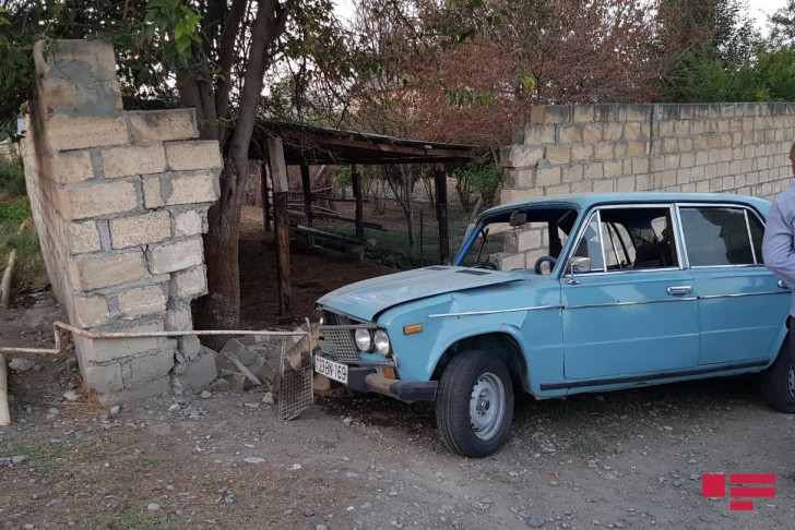 Göyçayda maşın hasara çırpılıb, 13 yaşlı məktəbli və sürücü ölüb -