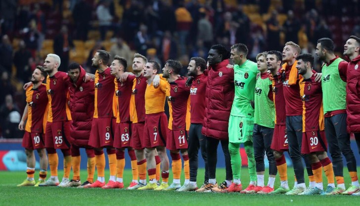 "Qalatasaray" 3 yeni transfer edəcək, 2 oyunçunu yola salacaq