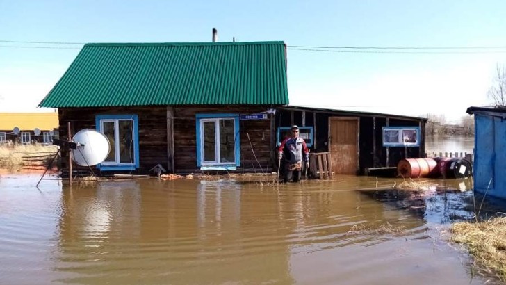 Kamçatkada daşqın səbəbindən 11 nəfər helikopterlə təxliyə edilib