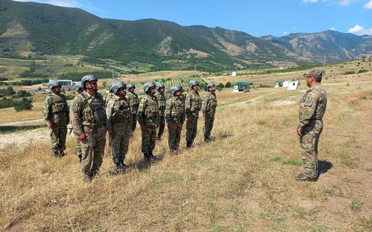 Azərbaycanda ehtiyatda olan hərbçilərin təlim toplanışı başa çatıb