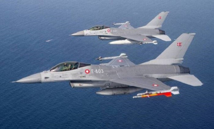 Danimarka ukraynalı pilotların F-16 təlimlərinə başlayıb