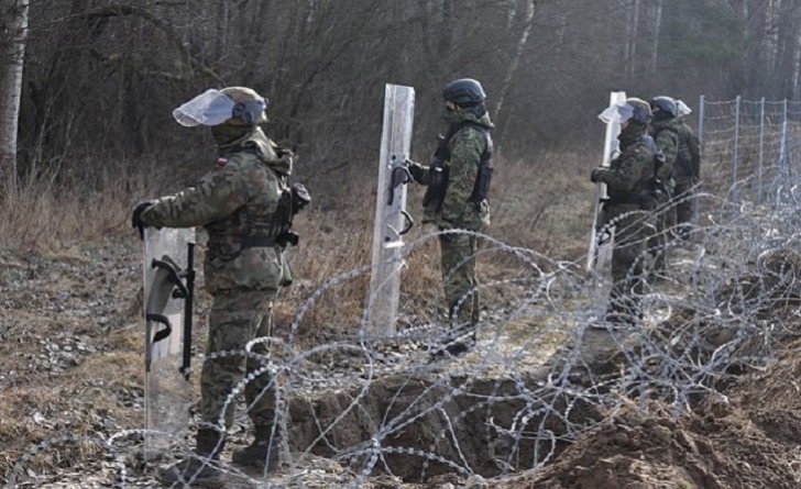 Polşa Belarusla sərhədi Amerika helikopterləri ilə qoruyacaq