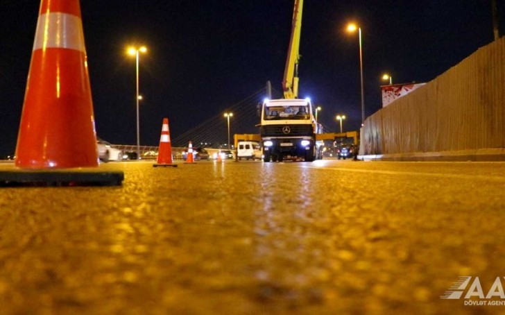 Bakının Ziya Bünyadov prospektində yeni yerüstü piyada keçidi tikilir