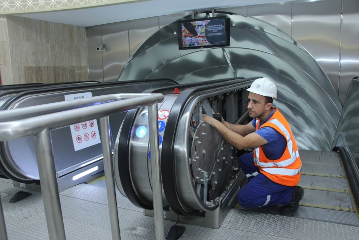 Metronun bu stansiyasında eskalator əsaslı təmirdən sonra istifadəyə verilib