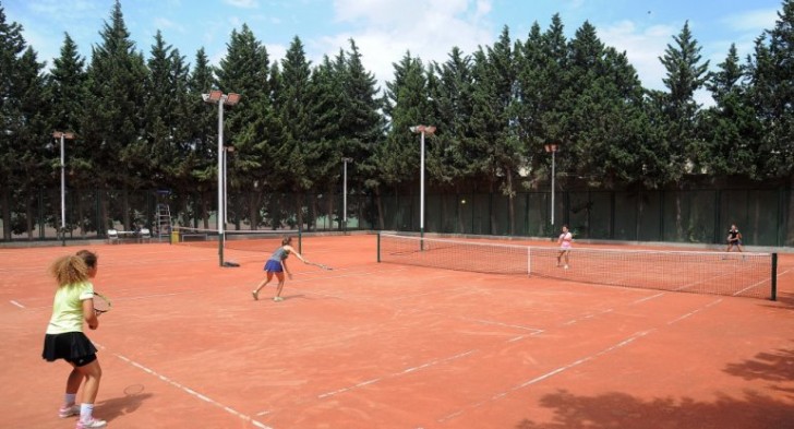 İdman Tennis Kompleksinin direktoru məhkəməyə verildi