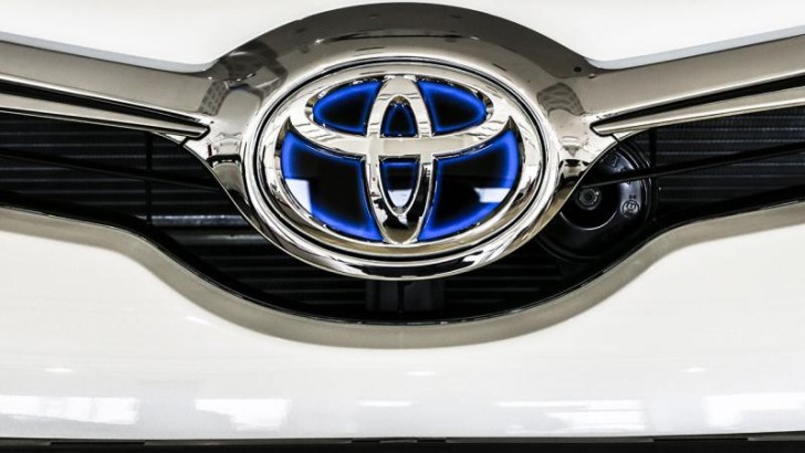 "Toyota" 1,1 milyon avtomobilini geri çağıracaq