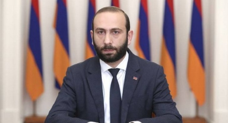 Mirzoyan: Ermənistan Azərbaycan dəmir yollarına çıxış əldə etməlidir