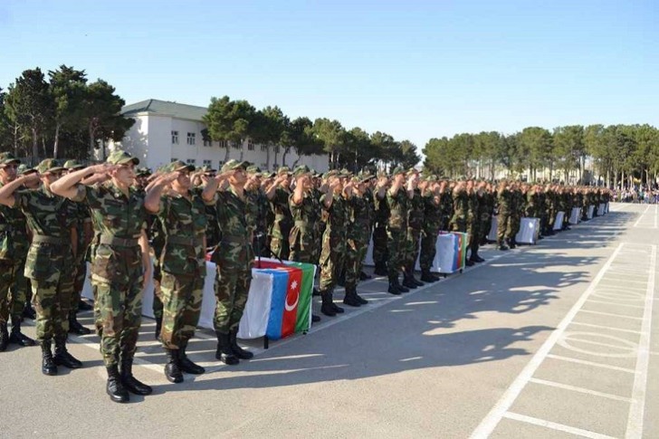 Azərbaycanda hərbçilərin pensiya yaşı artırılıb