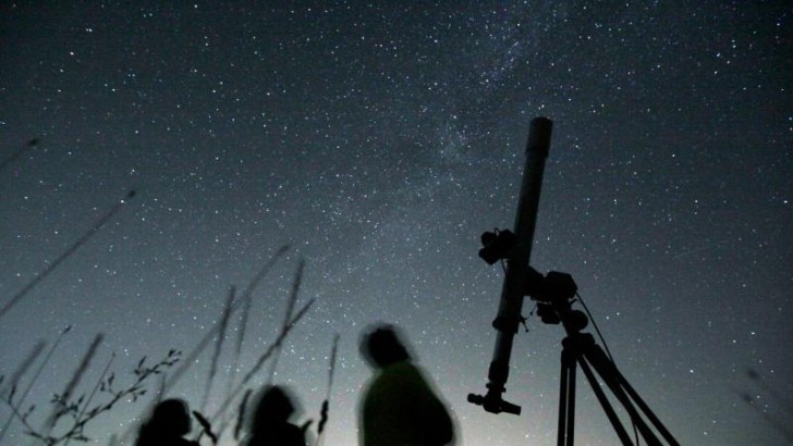 Neptun və Uranın ətrafında yeni peyklər aşkar edilib