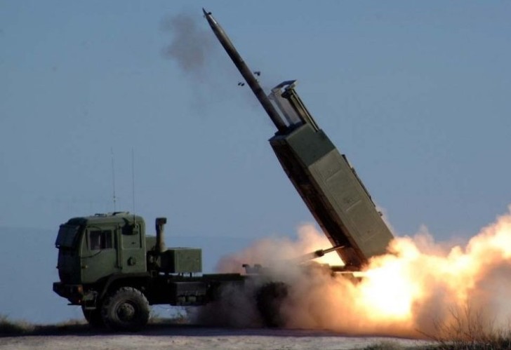 Ukrayna ordusu HIMARS MLRS-lə Donetskə zərbə endirib