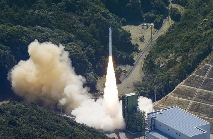 Yaponiyada "Kairos" raketi havaya qalxdıqdan sonra partlayıb