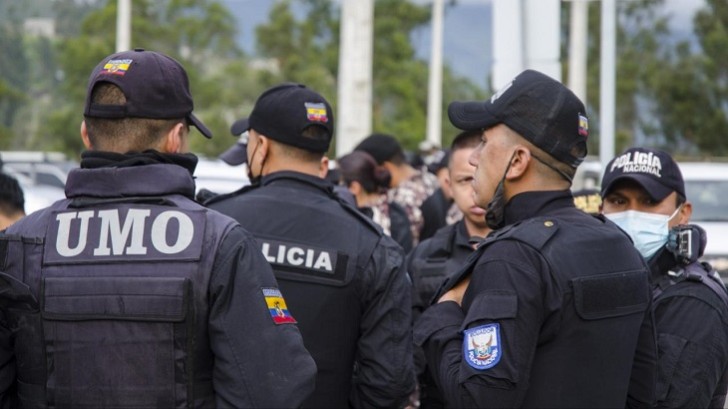 Ekvador polisi Meksika səfirliyinə basqın edib