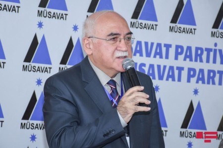 Müsavat Partiyasının qurultayı keçirilir - İsa Qəmbər başqanlığa yeganə namizəddir