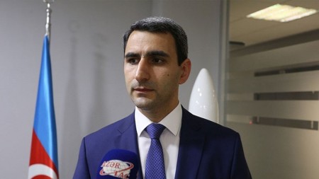 ADY rəsmiləri daxili marşrutların bərpası ilə bağlı suallardan yayınırlar -