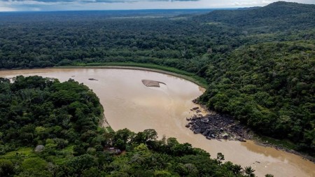 Peruda Amazon meşələrində sivilizasiya olmayan qəbilə aşkarlanıb