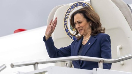 Kamala Harris Demokratlar Partiyasının prezidentliyə namizədi oldu