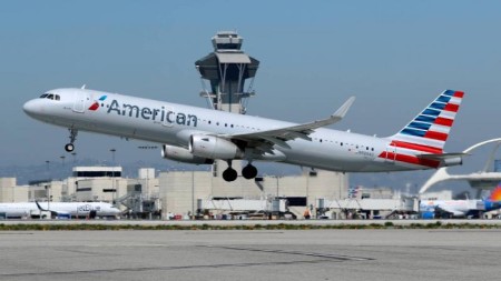 “American Airlines” texniki nasazlığa görə uçuşlarını qısa müddətə dayandırıb