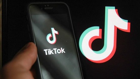 "TikTok" ABŞ-da "Google Play Store" və "App Store"a geri qayıdıb