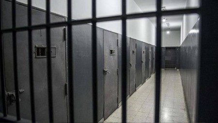 Almaniyada məhbus ziyarətinə gələn həyat yoldaşını həbsxanada öldürdü - İDDİA