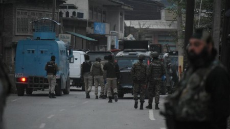 Pakistan təhlükəsizlik mənbələri: Hindistanın 5 döyüş təyyarəsi vuruldu