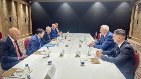 Ukraynanın xarici işlər naziri Antalyada amerikalı həmkarı ilə görüşüb