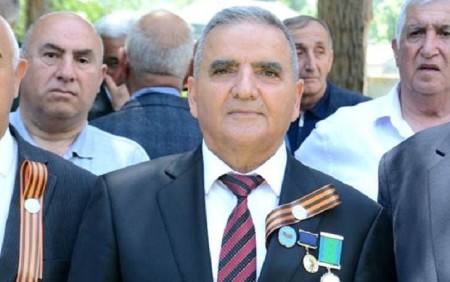Yeni sədr də “Georgi lenti” taxıbmış -
