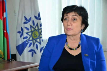 Deputatın QHT ilə biznesi: “Lider Qadınlar” Məlahət İbrahimqızına nə qazandırır?