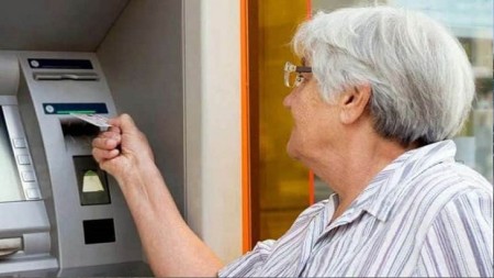 Azərbaycanda qadınların pensiya yaşı 2025-ci ildə yenidən qalxacaq