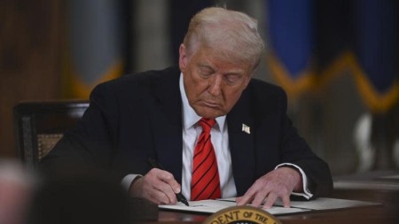 Tramp polad və alüminium tariflərini 50 faizə qaldırdı