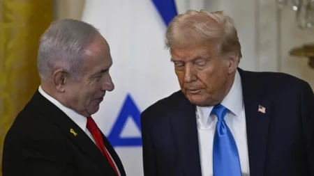Tramp Netanyahuyla telefon danışığı aparıb