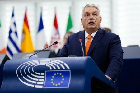 Orban: Aİ Ukraynanın əli ilə Rusiya ilə müharibə aparır