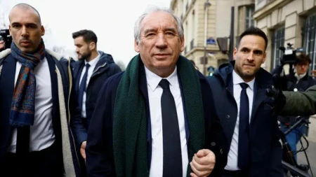 Fransa borcla mübarizə üçün iki rəsmi bayram gününü ləğv etməyi planlaşdırır