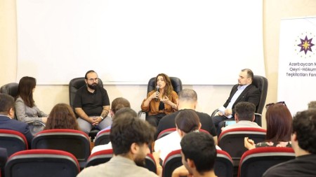 QHT-lər, media və süni intellekt mövzusunda panel keçirilib