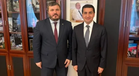 Hikmət Hacıyev Ukrayna səfiri ilə görüşdü