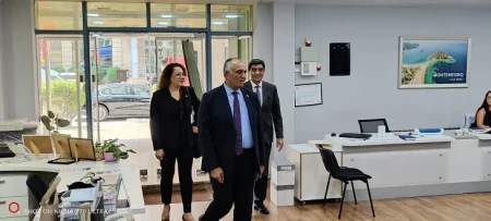 KKTC təhsil naziri Nazim Çavuşoğlu “Kıbrıs Azərbaycan Evi”ni ziyarət edib
