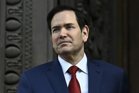 Rubio: Tramp hiss edir ki, danışıqlar masasında Putinin gözünə baxmaq lazımdır