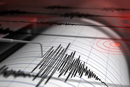 İndoneziya sahillərində 5,8 bal gücündə zəlzələ baş verib