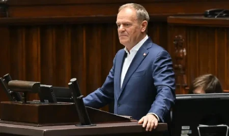 Tusk: Polşa hava məkanına daxil olan 19 İHA-dan 3-nü vurub